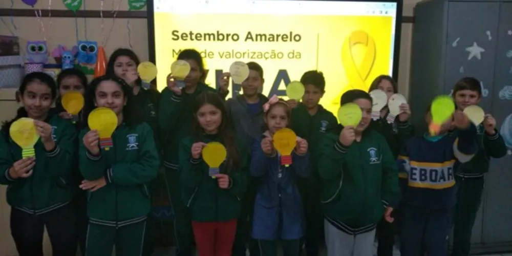 Professora destaca importância de uma abordagem concreta junto aos alunos acerca da temática