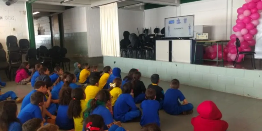 Escuta atenta e posterior dúvidas (respondidas), foram base do trabalho na instituição