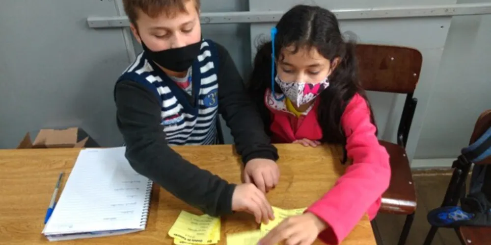 Título de eleitor, cédulas, cabina de votação e todos componentes fizeram parte da dinâmica eleitoral