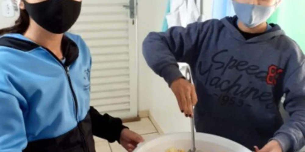 Além do estudo, alunos colocaram a mão na massa