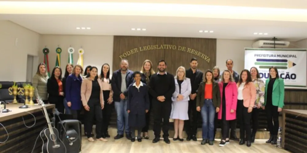 Autoridades estiveram presentes para prestigiar participação das instituições de ensino