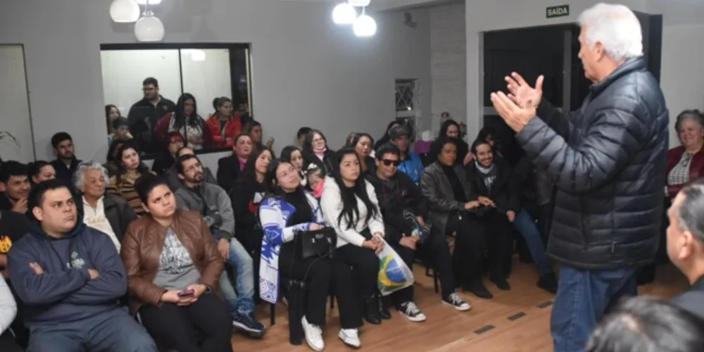 Rubens Bueno em encontro em Ponta Grossa.