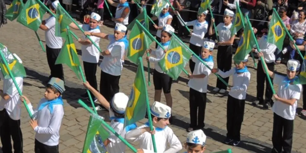 O Desfile Cívico, bem como o acendimento da Pira da Pátria e o Hasteamento das Bandeiras, estão marcados para o dia 7 de setembro
