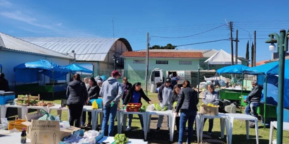 Iniciativa é de cunho social e consiste na troca de material reciclável por alimentos oriundos da agricultura familiar