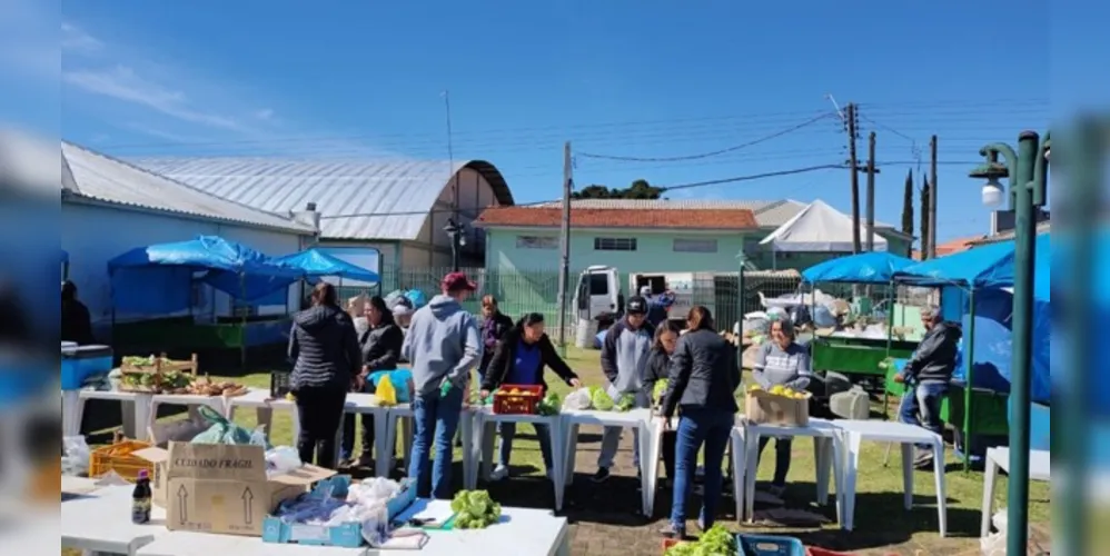 Iniciativa é de cunho social e consiste na troca de material reciclável por alimentos oriundos da agricultura familiar