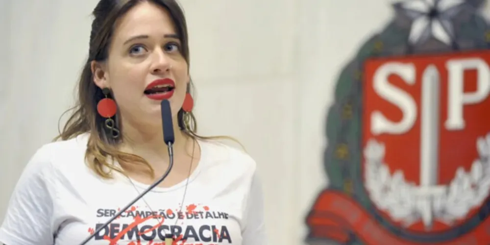 Deputada estadual Isa Penna acusou homem de assediá-la neste sábado, enquanto fazia ato de campanha
