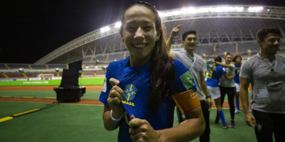 Bruninha (foto) se destacou em Castro e iniciou trajetória no futebol em 2016