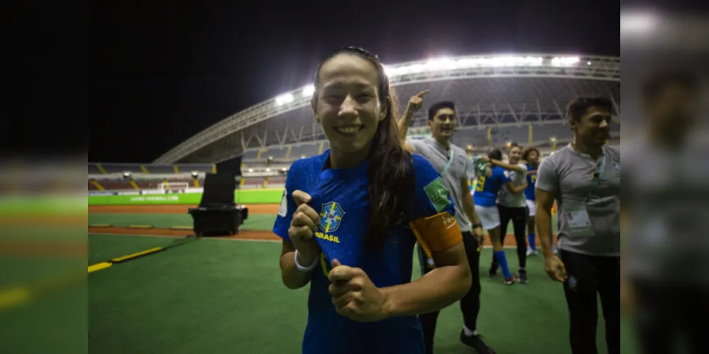 Bruninha (foto) se destacou em Castro e iniciou trajetória no futebol em 2016