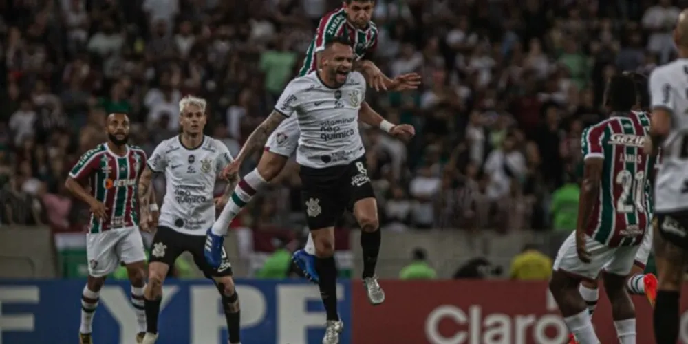 Na ida, Timão e Flu empataram em 2 a 2 no Maracanã