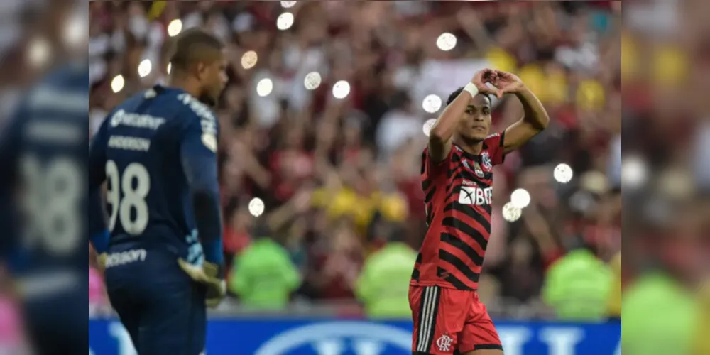 Lázaro (foto) marcou um dos gols do rubro-negro carioca