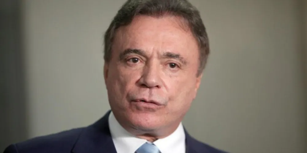 Álvaro Dias busca a reeleição pelo Senado.