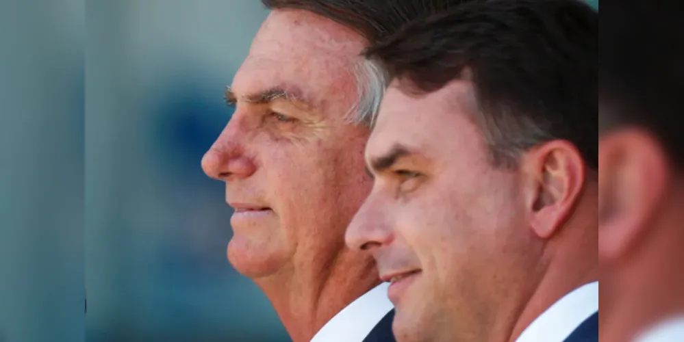 Jair Bolsonaro e seu filho, o senador Flávio Bolsonaro