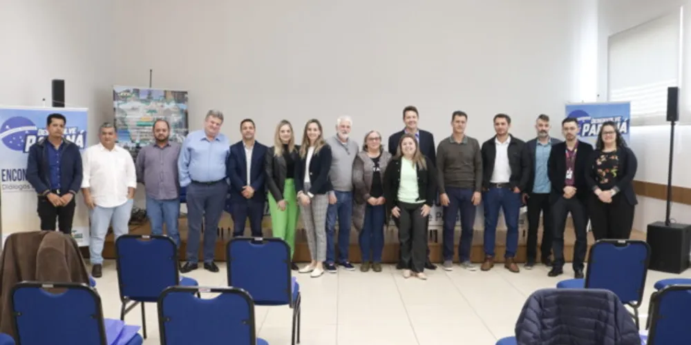 Evento foi promovido pela Associação dos Municípios do Paraná (AMP) e Sebrae, em parceria com as associações microrregionais