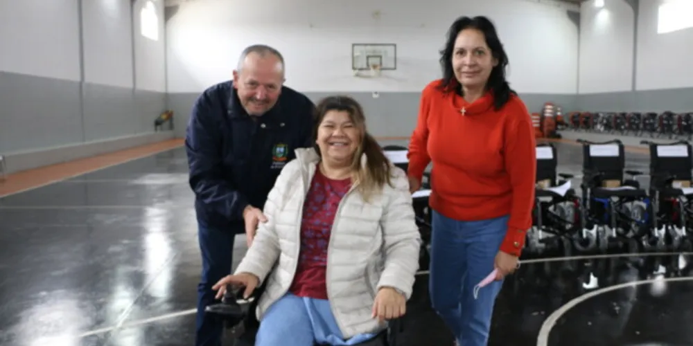 Secretaria realizou busca ativa e uma equipe multidisciplinar avaliou as pessoas com deficiências físicas que receberam o equipamento