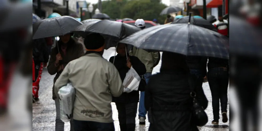 Queda acentuada de temperatura será registrada nesta sexta-feira (29), na cidade