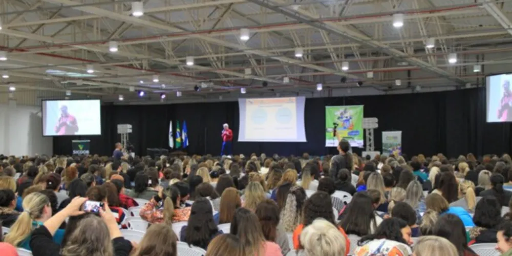 Na Estação Arte estarão os estandes das livrarias expositoras e também pôsteres de projetos pedagógicos