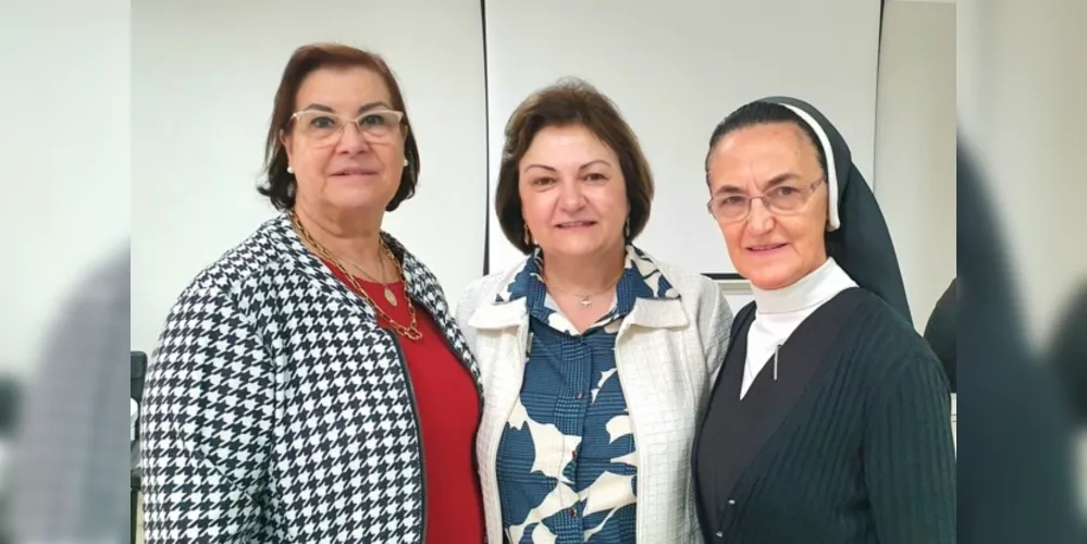 Ceres Gehlen, Simone Neves e Irmã Edites, lideranças da Educação de Ponta Grossa