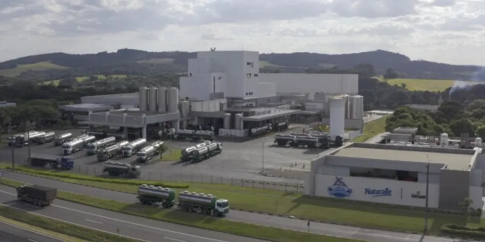 Unidade de Beneficiamento de Leite recebeu a certificação internacional FSSC 22000 para os produtos em pó, na versão 5.1