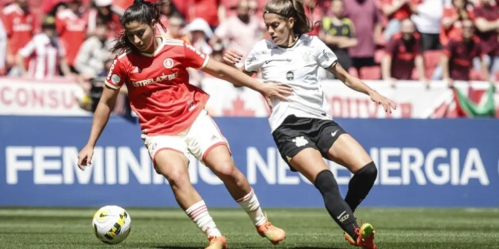 'Gurias Coloradas' e 'As Meninas do Timão' vão em busca do título nacional