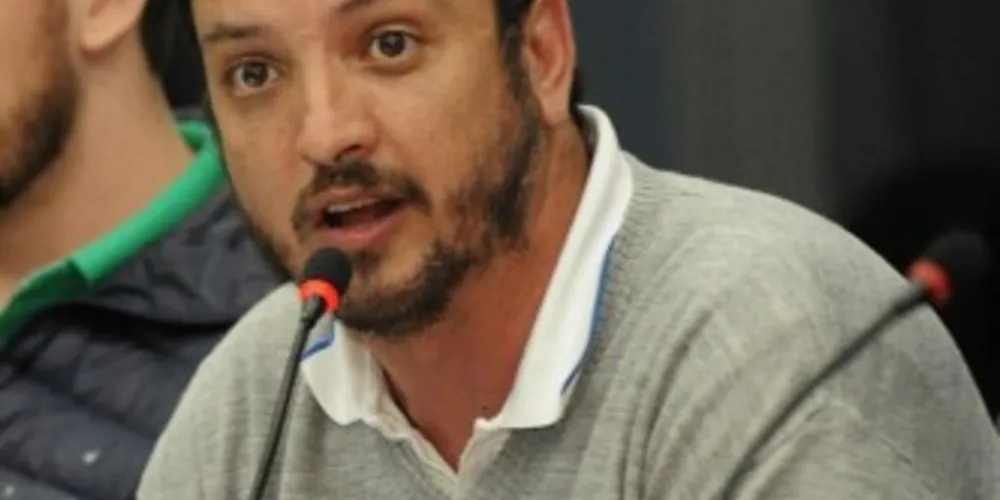 Ede Pimentel pediu para que os vereadores votassem contra o veto.