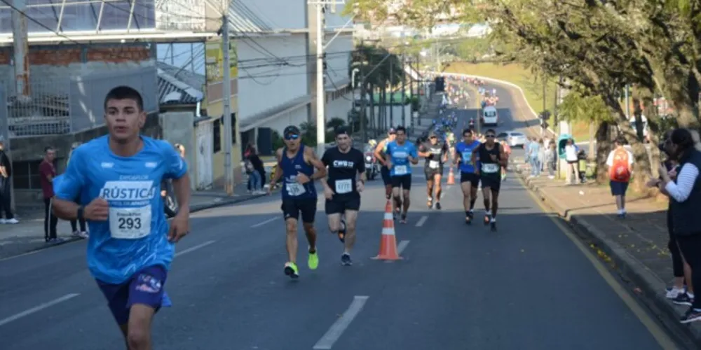 Corrida e Passeio Ciclístico são tradicionais no evento ponta-grossense