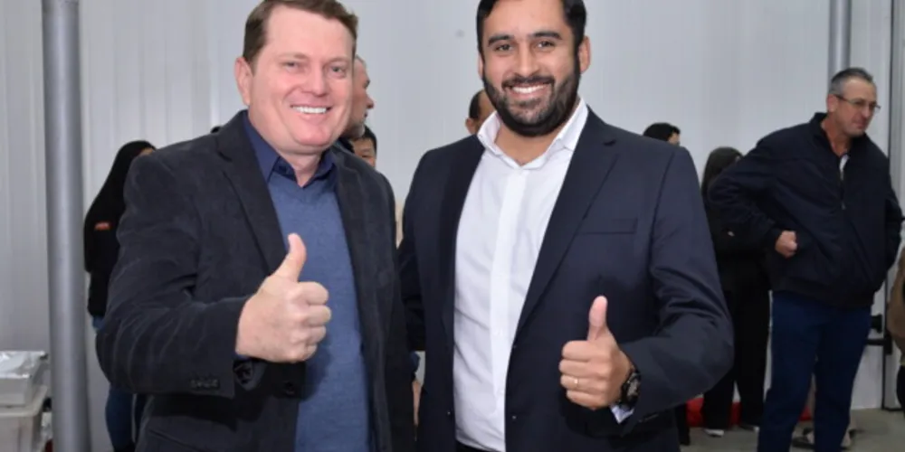 Empresario responsável pela nova unidade produtiva, Augusto Lopata, esteve acompanhado pelo prefeito de Reserva, Lucas Machado