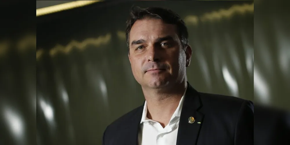 O órgão impôs sigilo de 100 anos no processo das “rachadinhas” do filho do presidente