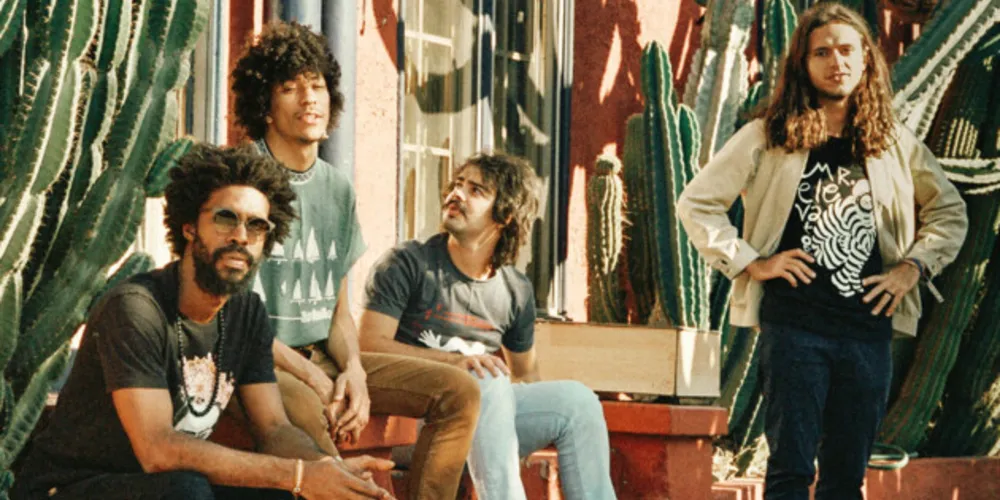Banda Boogarins faz show pela primeira vez em Ponta Grossa