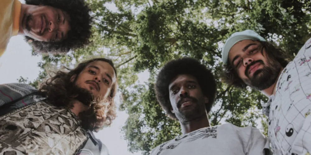 O rock psicodélico da banda goiana já passou por grandes festivais internacionais, como o Coachella e Rock in Rio Lisboa