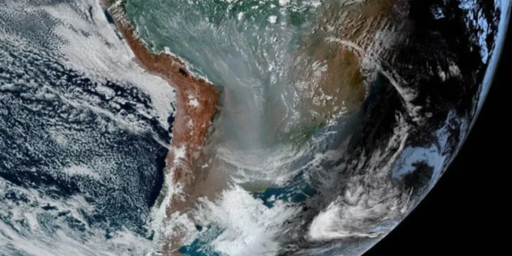 Avanço da densa fumaça também atinge a região Sul do País