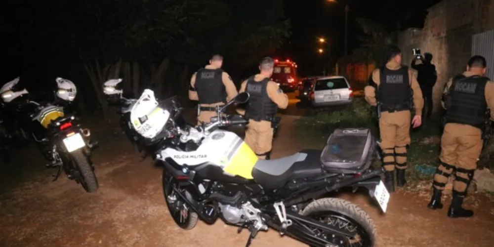 Equipe da Rocam, da Polícia Militar (PM), esteve no local realizando as atividades necessárias