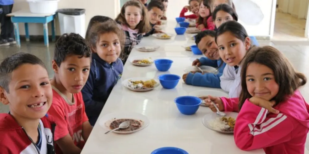 Serão apresentados o crescimento e o desenvolvimento na educação nutricional e cultural nas escolas e Centros Municipais de Educação Infantil (CMEIs)