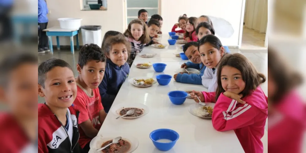 Serão apresentados o crescimento e o desenvolvimento na educação nutricional e cultural nas escolas e Centros Municipais de Educação Infantil (CMEIs)