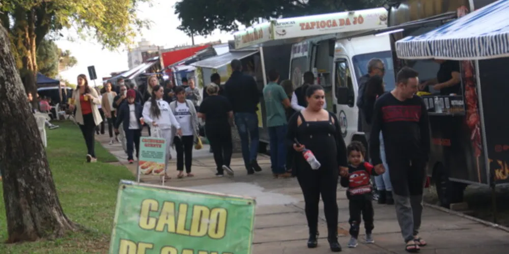 Além dos produtos culinários, os consumidores poderão concorrer a outros itens comercializados na feira, como plantas, artesanatos e bebidas
