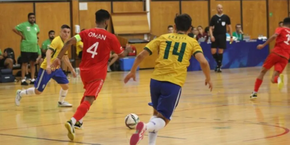 Ponta-grossense Dudu, formado no futsal da cidade, foi destaque na goleada de 9 a 0 contra Omã