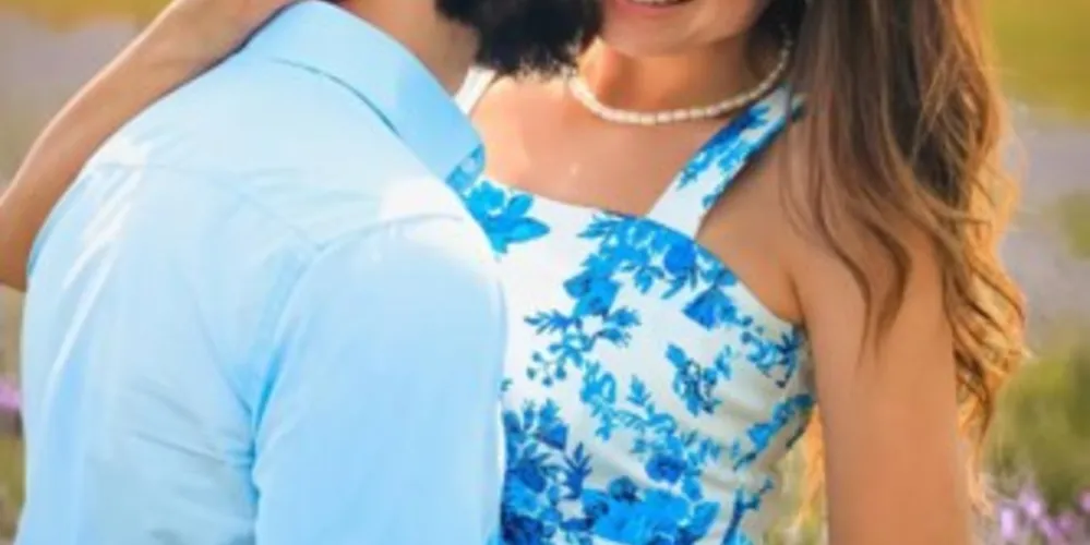 CHUVA DE ARROZ – A jornalista Izabelle Antunes e o biomédico Rogério Castelari celebraram no último fim de semana seu casamento em uma cerimônia reservada no Haras Fortaleza em São José dos Pinhais. Da coluna RC os votos de muito amor e cumplicidade.