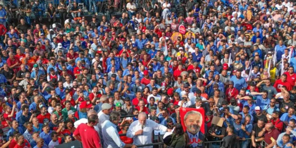 Durante encontro com trabalhadores, candidato lembrou a lei sancionada por ele que deu segurança às igrejas