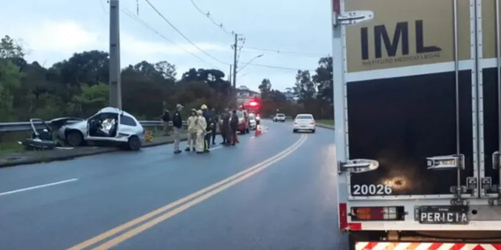 O acidente foi na Rua Comendador Funabashi Tokuji, no Atuba, limite entre Curitiba e Colombo.