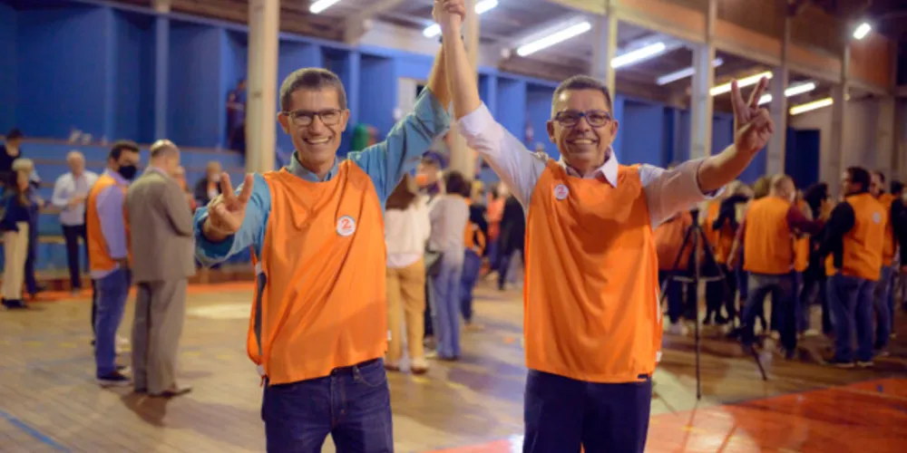 Ivo Mottin Demiate (à esquerda) e Miguel Sanches Neto (à direita) assumem UEPG