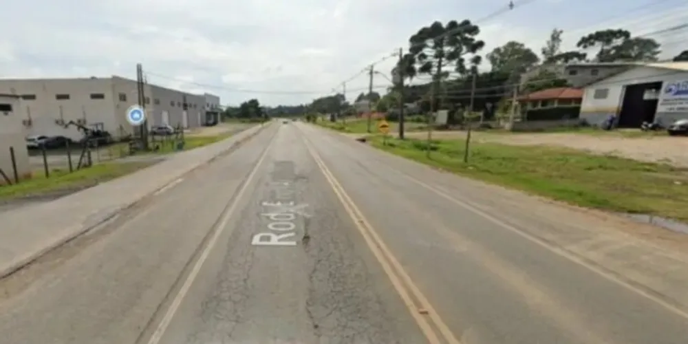 Estrada onde o homem foi encontrado deitado.