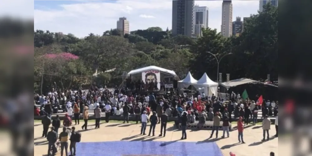 Manifestantes se reuniram na manhã deste domingo para pedir justiça.