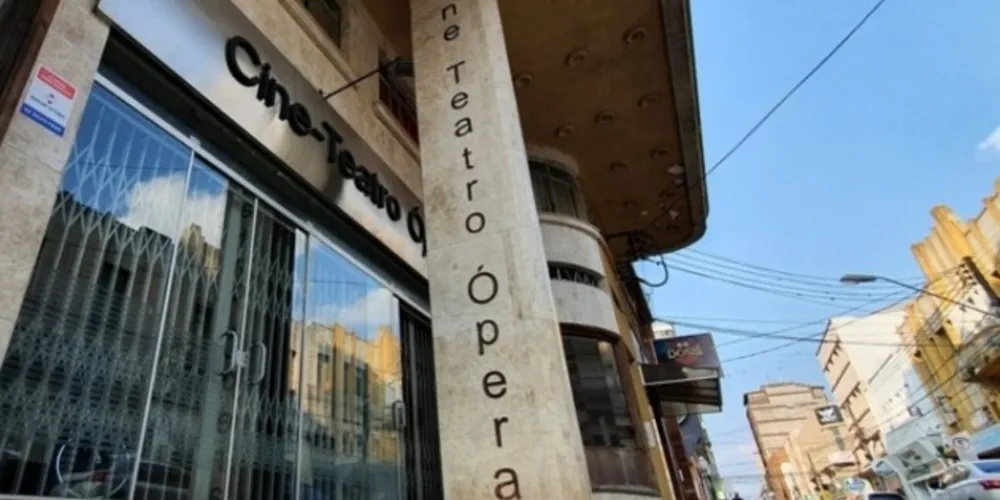 A homenagem reconhece o trabalho de pessoas que atuam em diferentes setores.