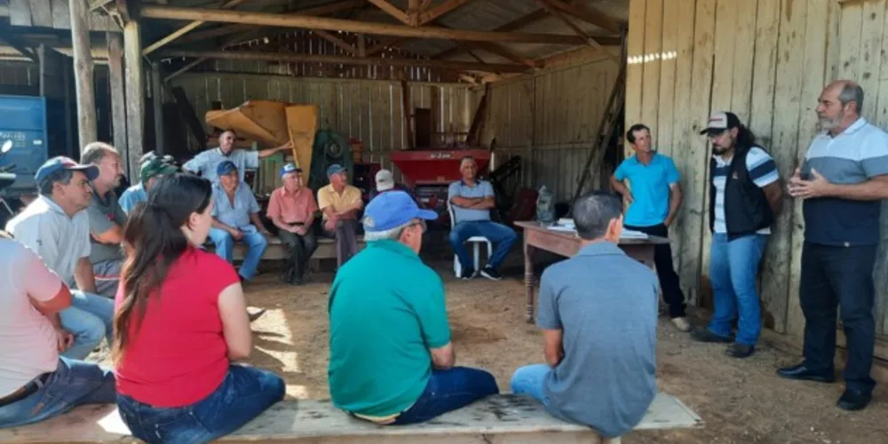 Encontros fazem parte do calendário oficial da pasta reunindo produtores, técnicos e o secretário Carlos Alberto de Oliveira