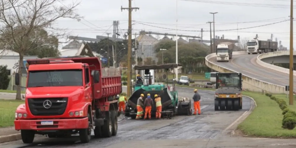 Prefeitura revitaliza pavimento no Vendrami, trevo de entrada da cidade
