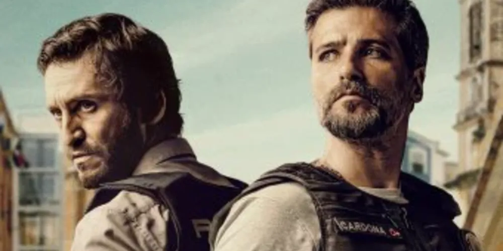 Um dos fatores mais evidentes na série é como o roteiro está interessado em mostrar Bruno Gagliasso e Raúl Arévalo no auge da exploração dramática