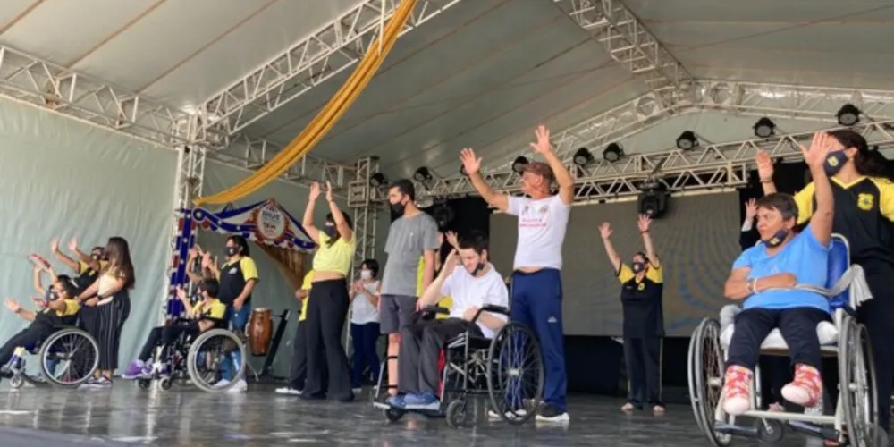 A abertura acontece na segunda-feira (22), no Paço Municipal, às 10 horas, com uma live pela Rádio Inclusão com depoimentos de pessoas com deficiência e a condução do jornalista Gabriel Felipe Fonseca, portador de deficiência visual