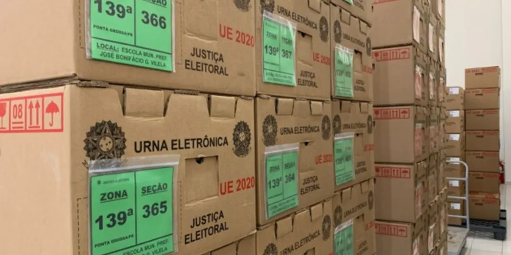 A carga das urnas eletrônicas foi finalizada no último domingo (25), no Fórum Eleitoral de Ponta Grossa