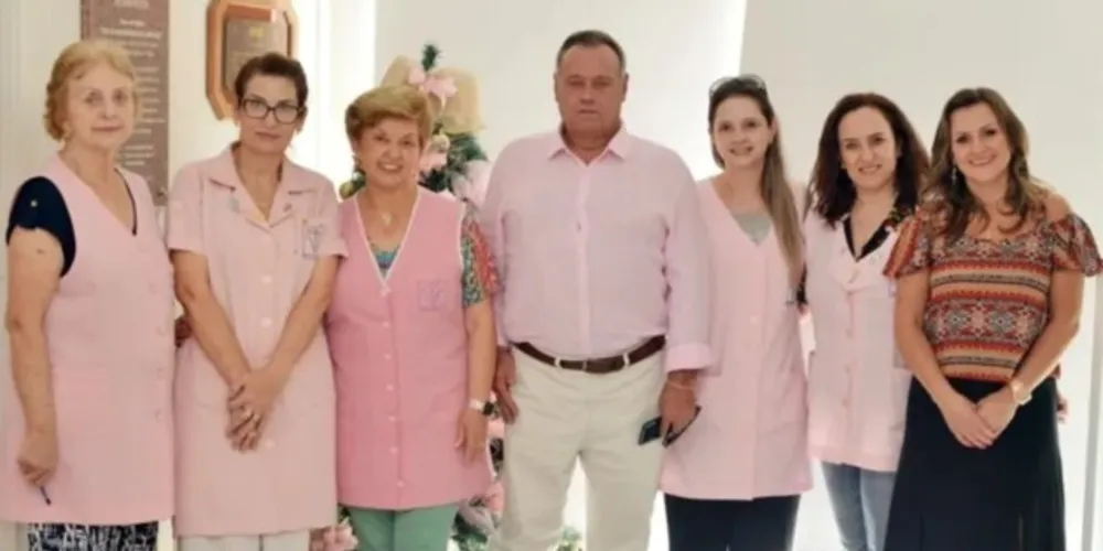 Paulo Balansin junto com a diretoria da entidade.