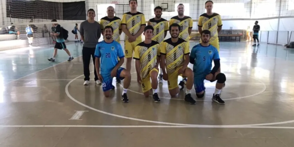 Equipe de Tibagi (foto) é umas semifinalistas dos Jogos Abertos no vôlei masculino