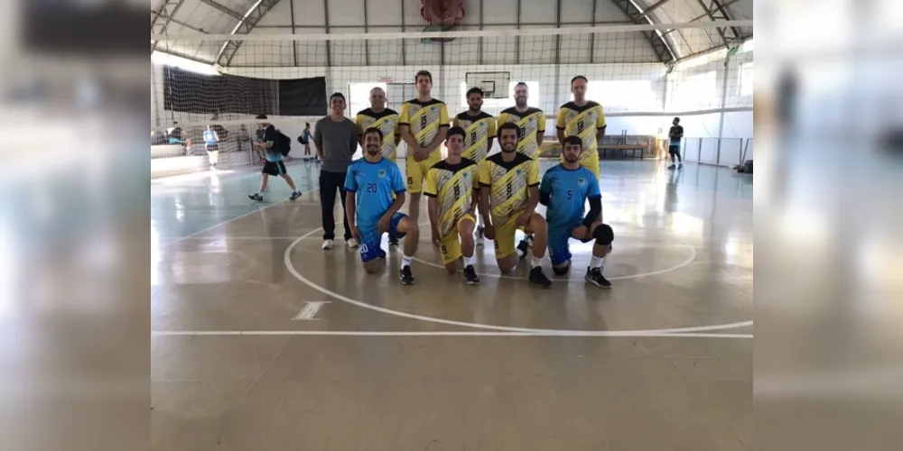 Equipe de Tibagi (foto) é umas semifinalistas dos Jogos Abertos no vôlei masculino